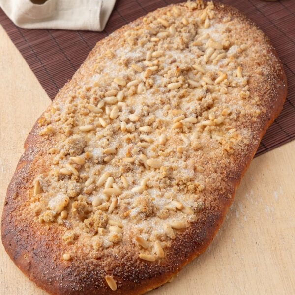 Coca de llardons per Dijous llarder